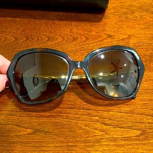 Tortoise Burberry Polarized Women’s Sunglasses